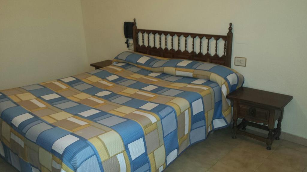 Hostal Botafumeiro Mota del Marqués Exteriör bild
