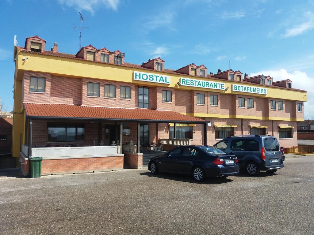 Hostal Botafumeiro Mota del Marqués Exteriör bild